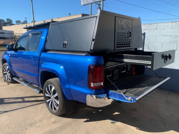 VW Amarok Tub Mounted